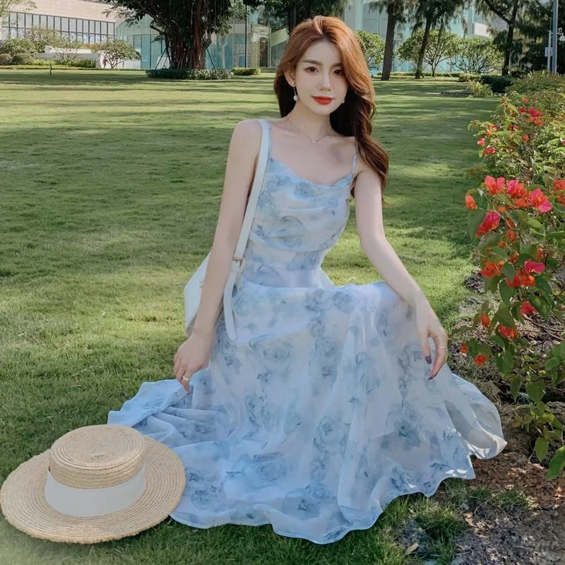 DUCURNO碎花吊带连衣裙女夏季2025新款海边度假收腰显瘦露背裙子