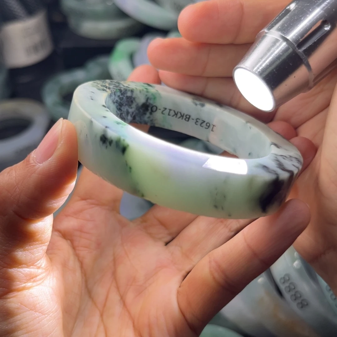 未镶嵌翡翠手镯未镶嵌定制翡翠