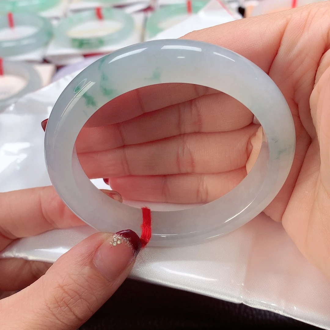 翡翠手镯未镶嵌天然A货翡翠