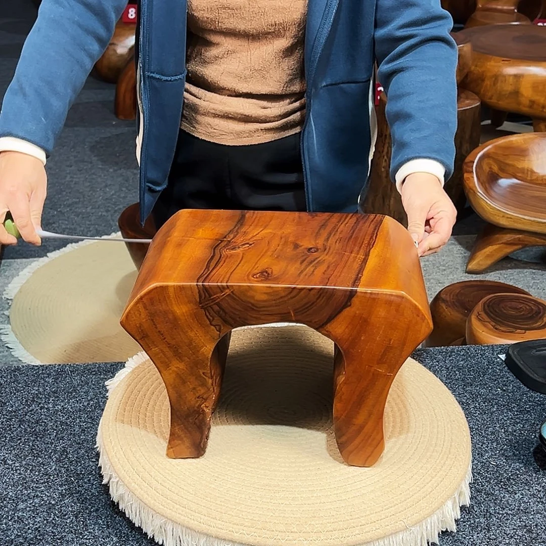 37 号香樟木尺寸：33-22-22cm