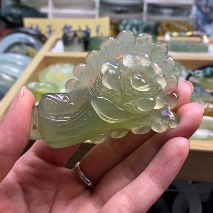 蛇纹石玉未镶嵌吊坠(不含链)微瑕白菜手把件不退换