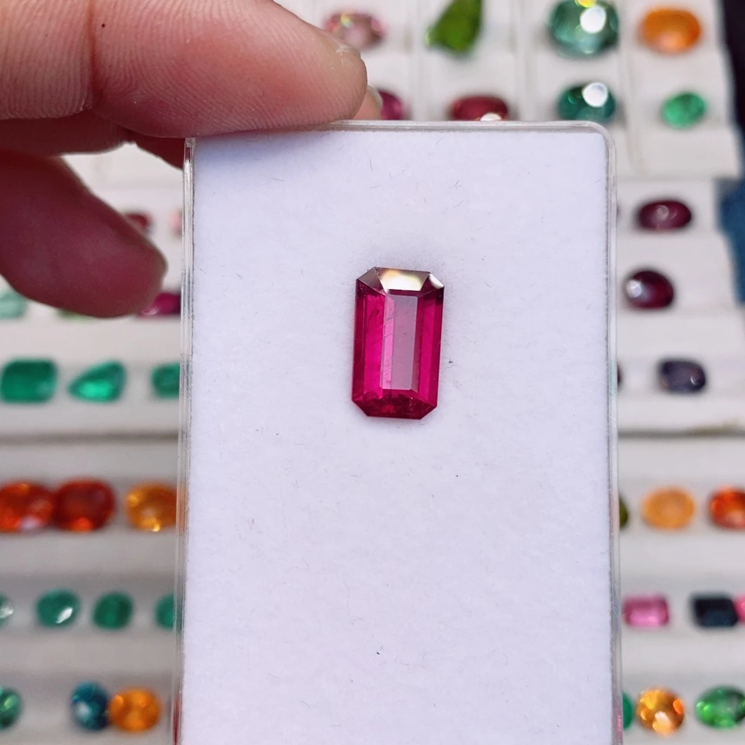 碧玺裸石未镶嵌卢比来3.04克拉