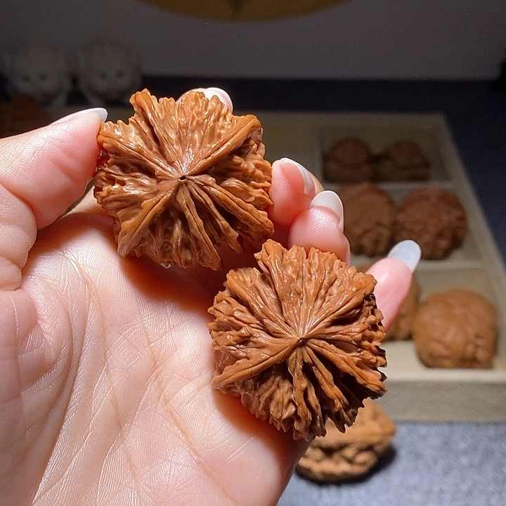 文玩核桃把件七棱异形