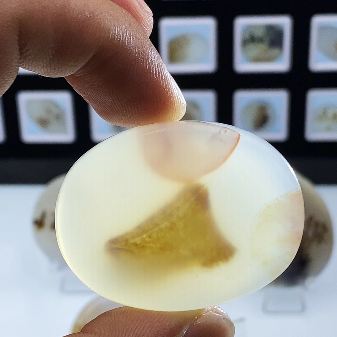 燕***舞玛瑙/玉髓未镶嵌吊坠(不含链)