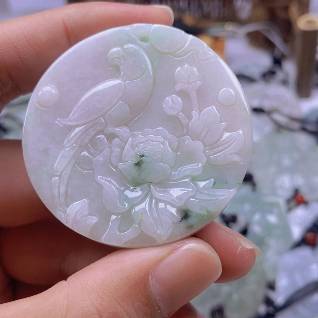 翡翠颈饰未镶嵌翡翠