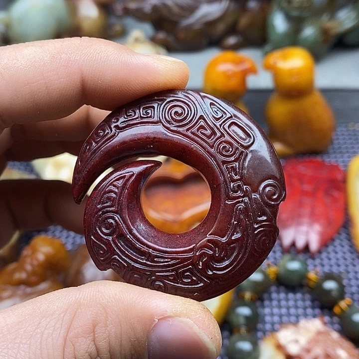 未镶嵌蛇纹石玉颈饰