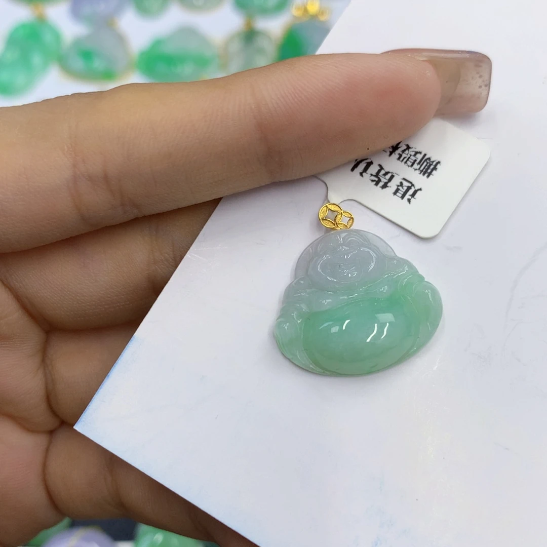 翡翠18K金镶嵌颈饰翡翠