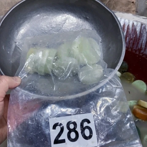 【闪购商品】蛇纹石玉珠宝半成品未镶嵌