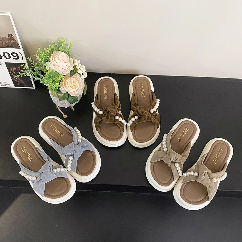 2025夏季新款个性交叉带设计高级感精致百搭舒适外穿沙滩女拖鞋