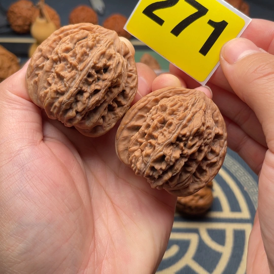 文玩核桃吊坠43.5全品楼271号