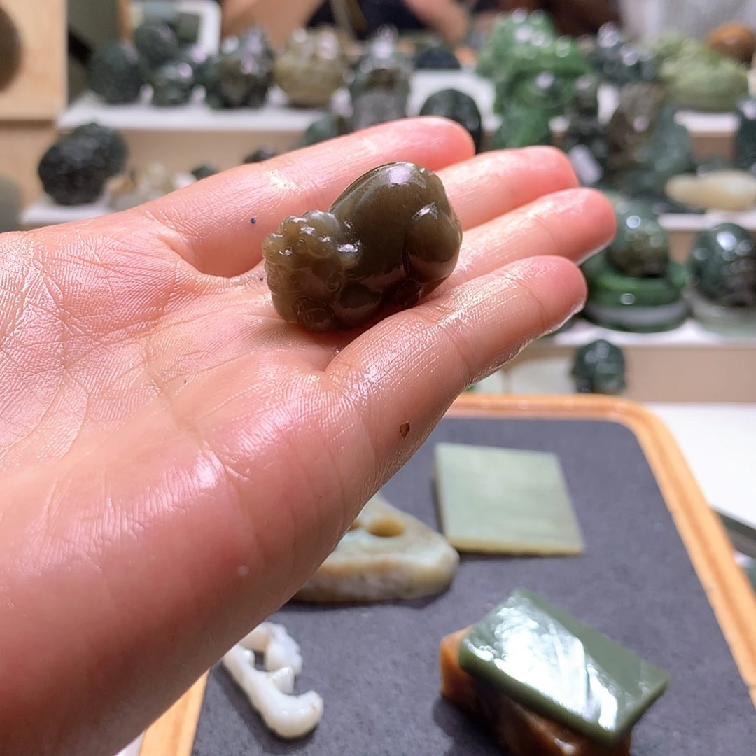 用***5颈饰未镶嵌和田玉