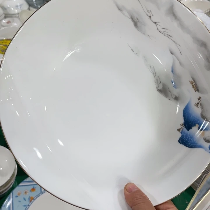 瓷片博大十寸汤碗一个