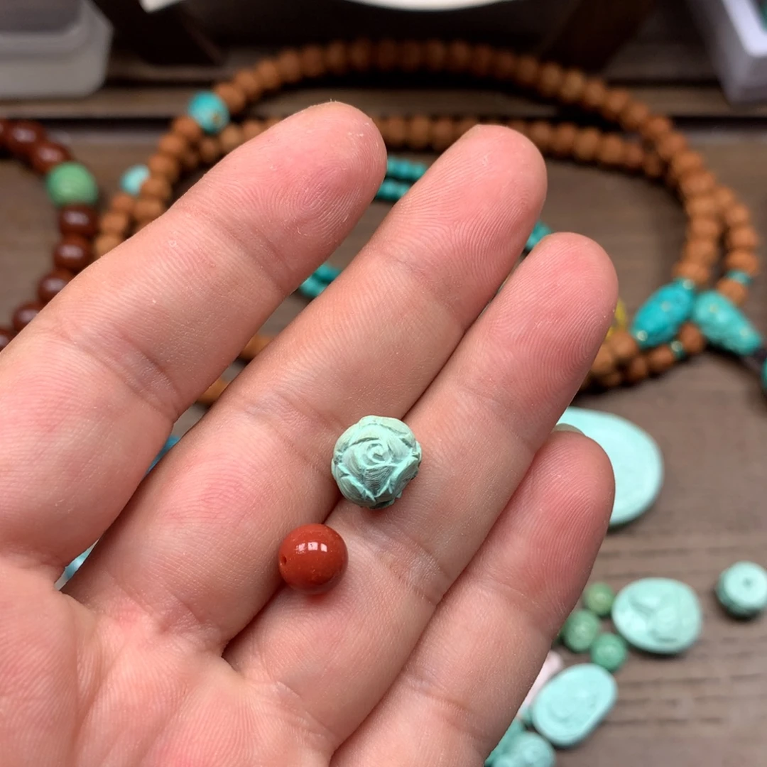 南红玛瑙未镶嵌雕刻