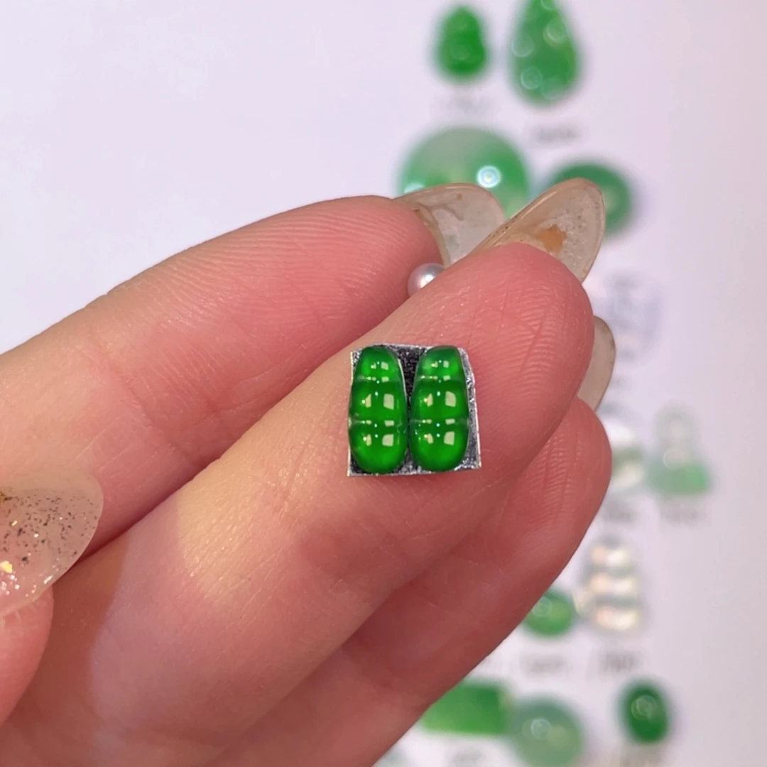 翡翠未镶嵌颈饰裸石