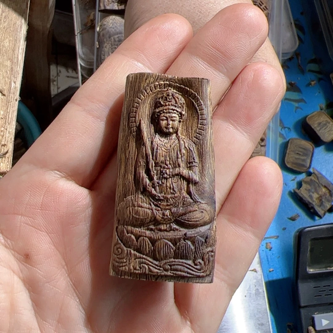 沉香吊坠白棋虚空7.5克