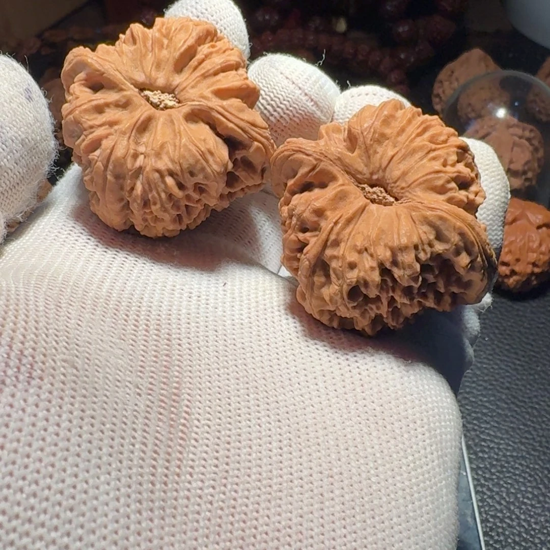 Y***z吊坠文玩核桃有黄有色差