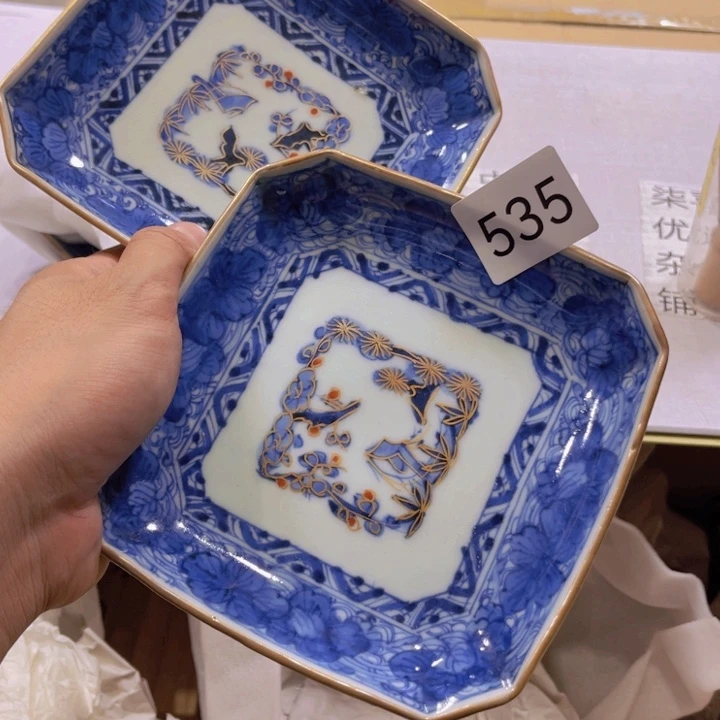 盖碗瓷器的造型和造型也很