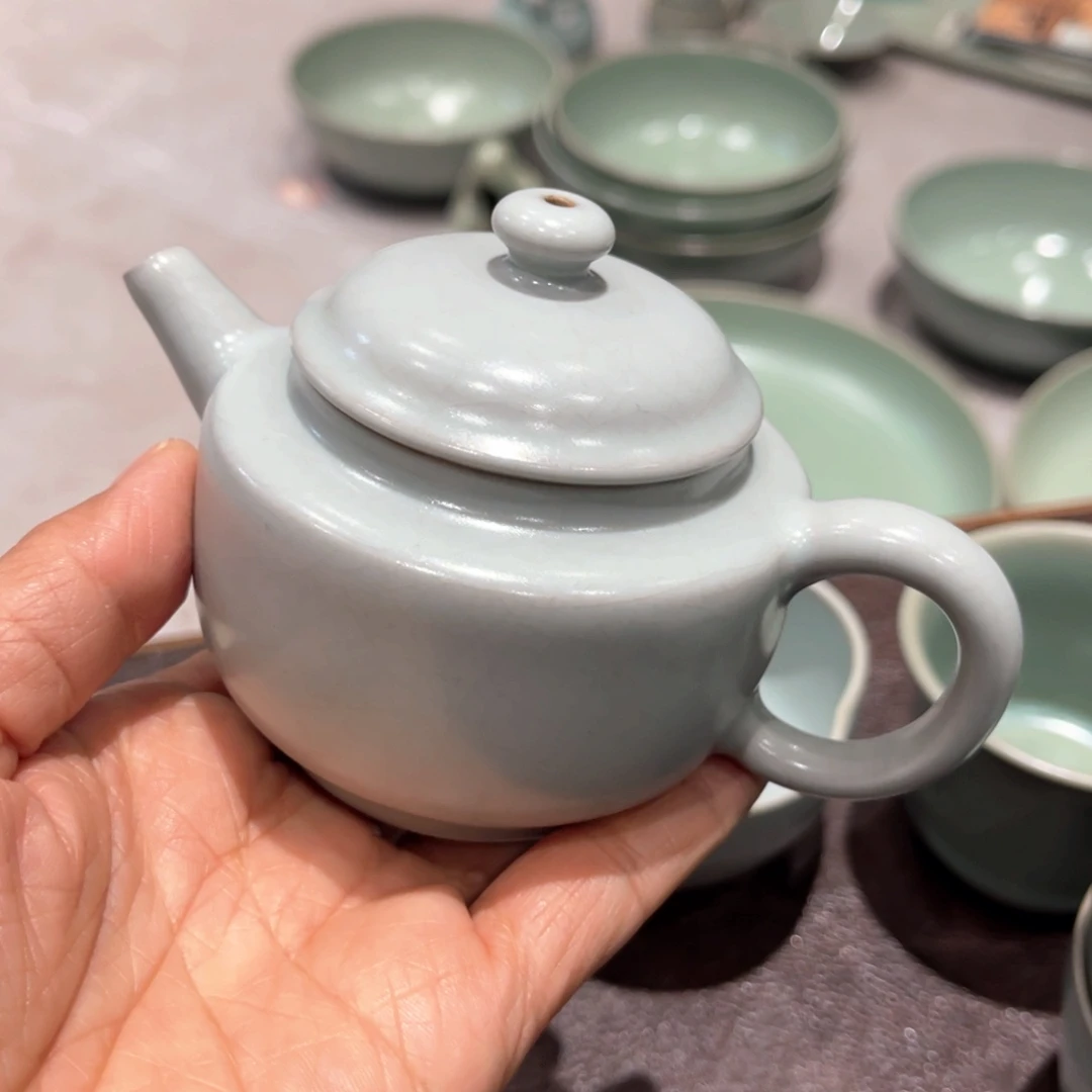 长***人陶杯子仿古的小木屋与木质结构间