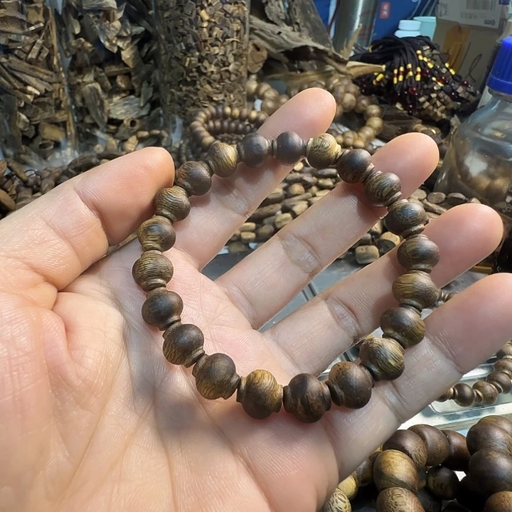 沉香碎屑沉香木灯笼款卡九