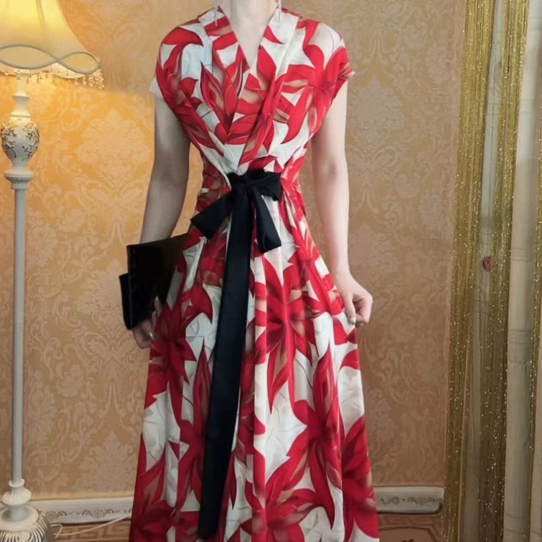 爆款时尚印花女夏季新款法式气质设计V领连衣裙微瑕