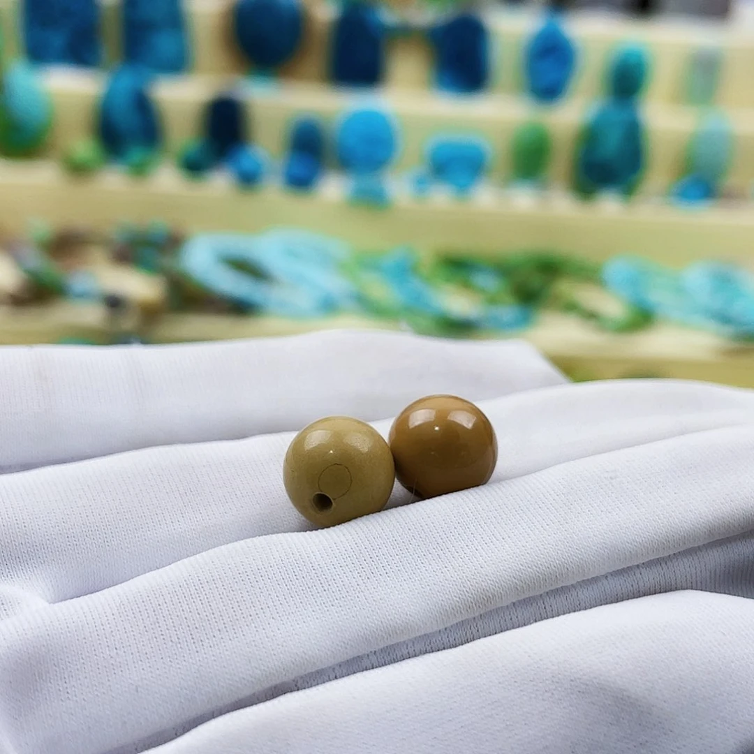 绿松石颈饰未镶嵌三*