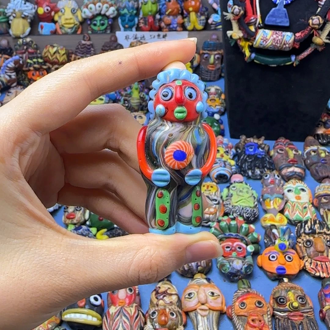 琉璃非金属玻璃颈饰立体小人