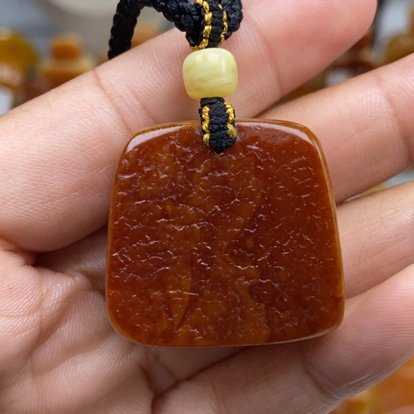 【闪购商品】琥珀颈饰未镶嵌