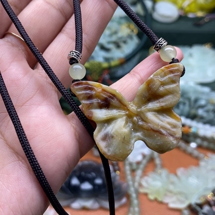 蛇纹石玉未镶嵌吊坠