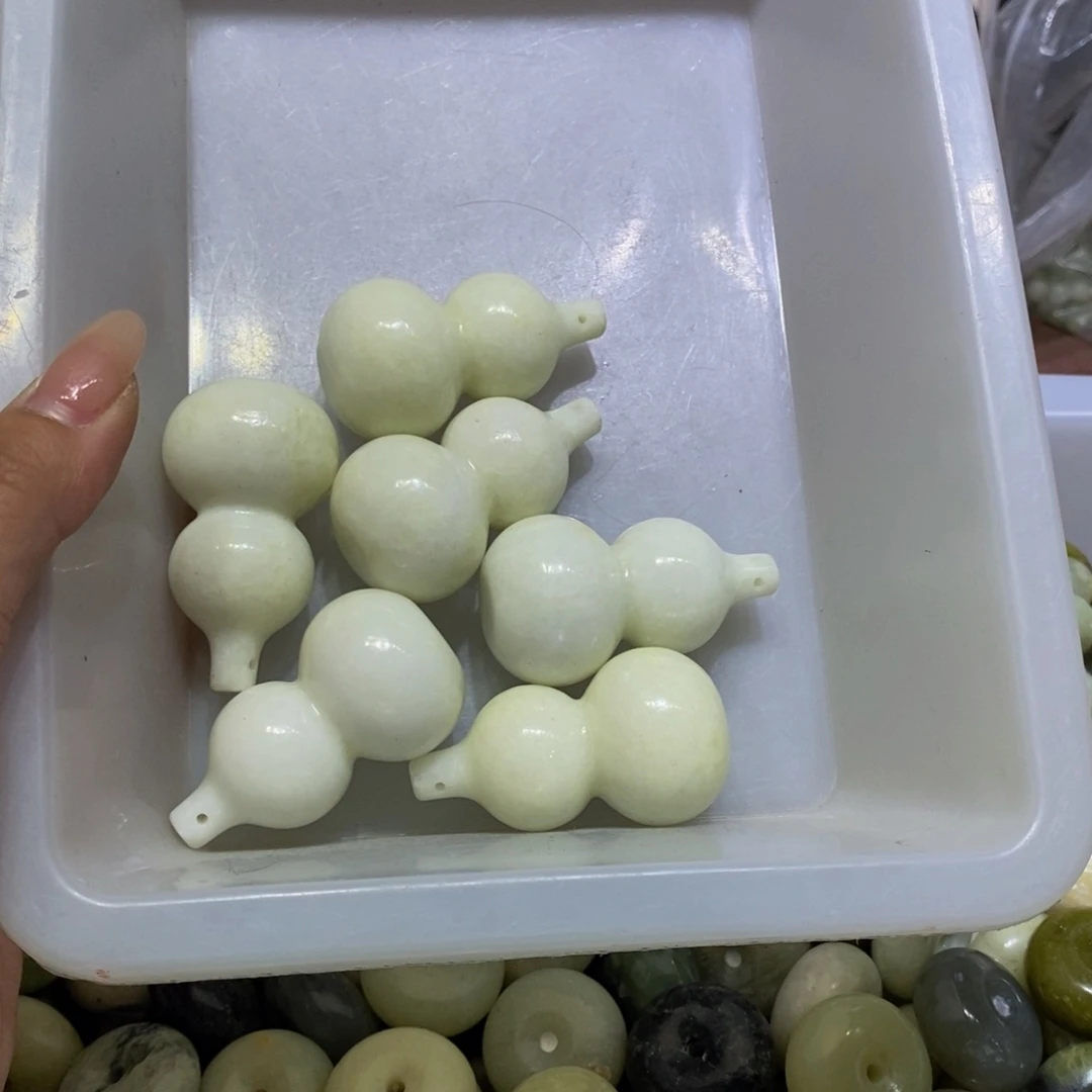 蛇纹石玉未镶嵌颈饰62
