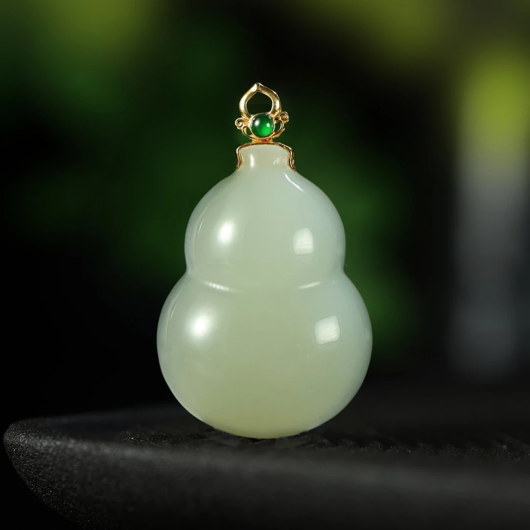 瑞福来/18K金和田玉晴水葫芦吊坠