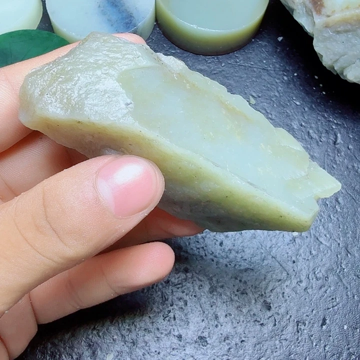 未镶嵌和田玉（糖玉）珠宝奇石