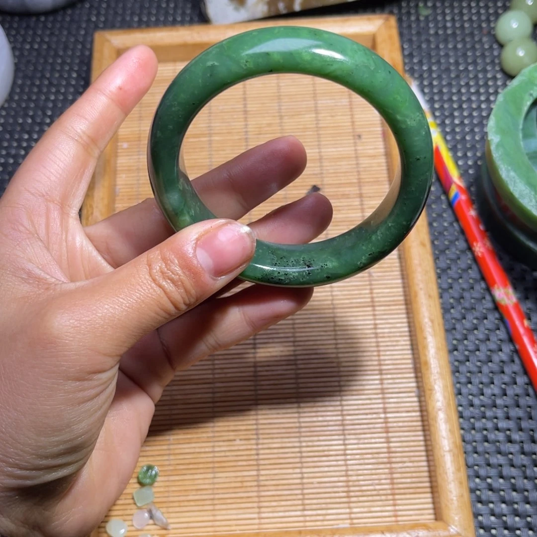 未镶嵌和田玉车挂