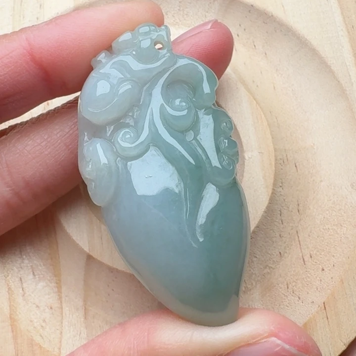 翡翠未镶嵌颈饰吊坠