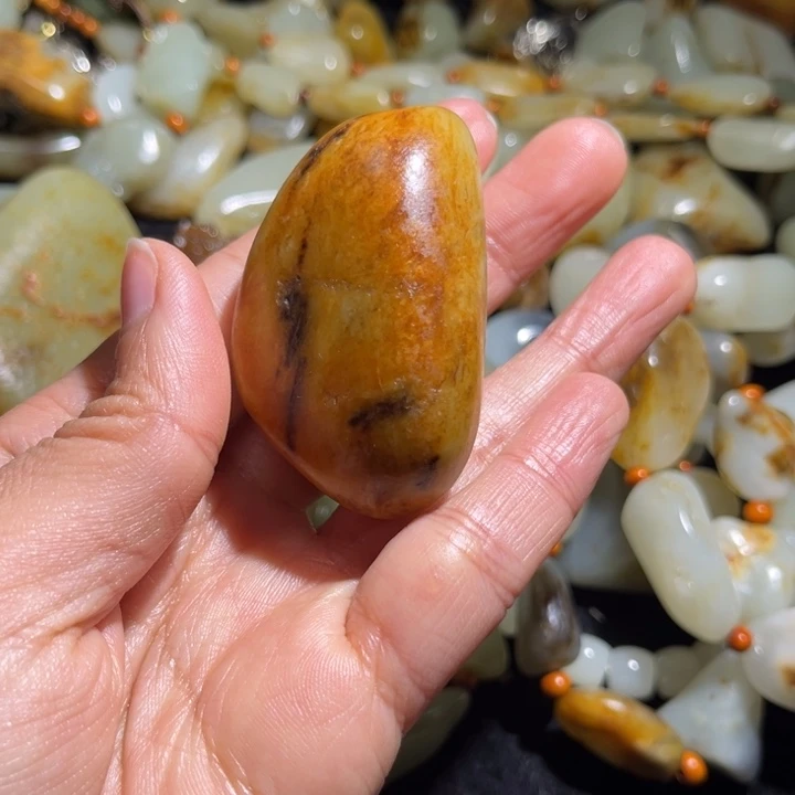 成****和田玉未镶嵌手串