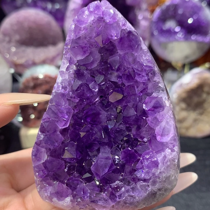 紫晶未镶嵌珠宝半成品福利大漏晶镇