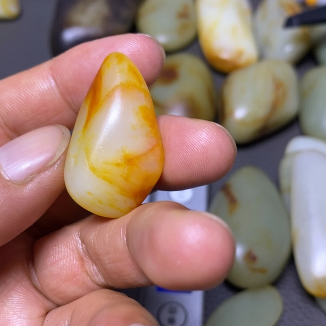 未镶嵌和田玉（糖玉）挂件