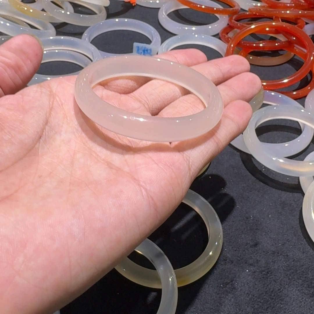 悦***己玛瑙/玉髓未镶嵌手镯15