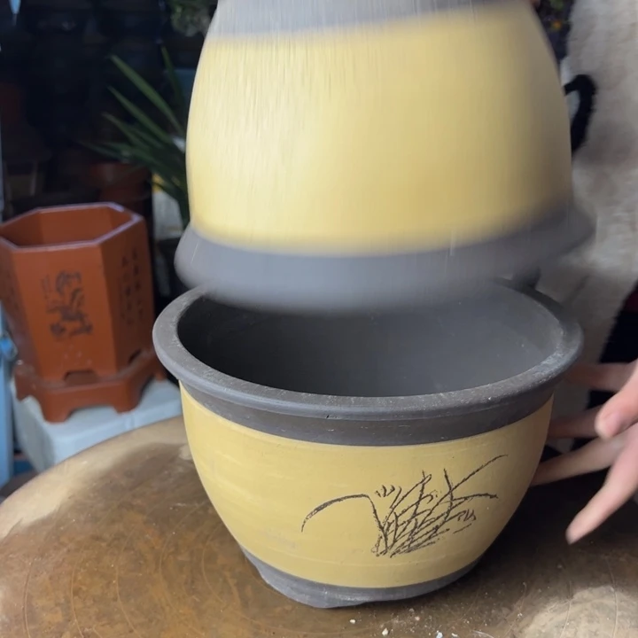 紫砂宜兴紫砂黄色三角金钟25+25