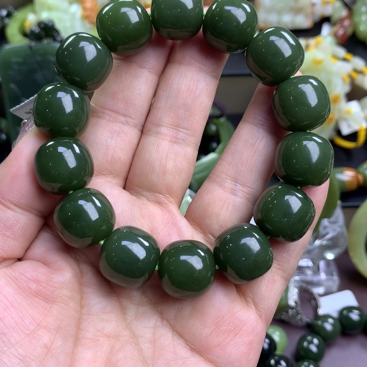 尼***总未镶嵌手串透闪石质玉