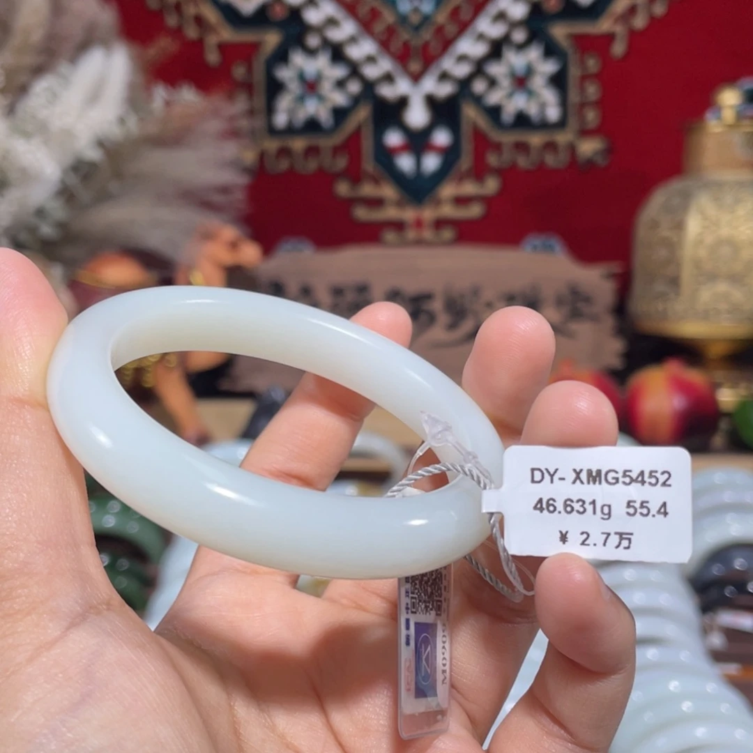 和田玉手镯未镶嵌