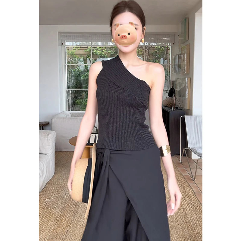 法式不规则斜肩黑色冰丝针织背心女夏季外穿修身显瘦辣妹露肩上衣