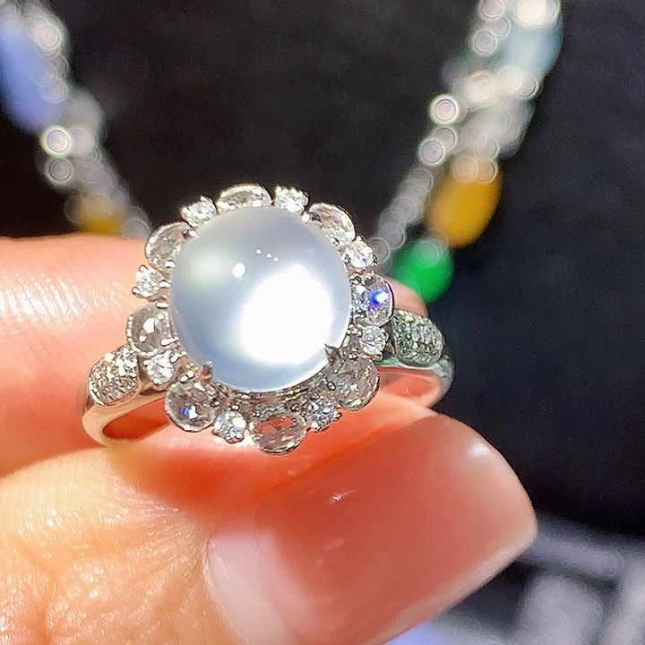 翡翠18K金镶嵌戒指