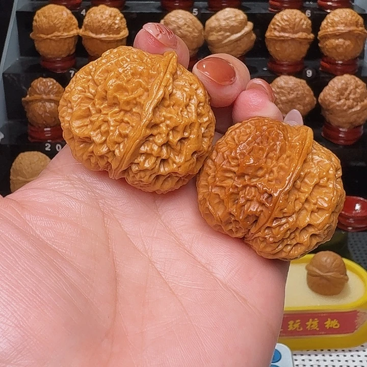 文玩核桃把件七星绣球…………78号