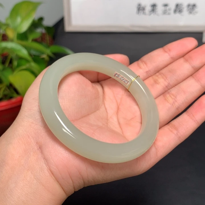 和田玉手镯未镶嵌56