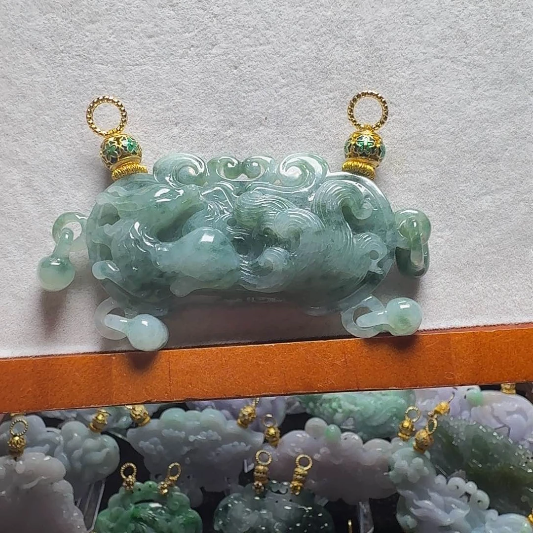 吊坠(赠链)未镶嵌翡翠