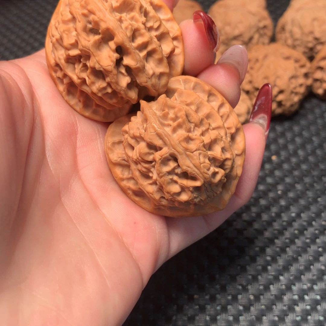 【闪购商品】文玩核桃吊坠苹果园