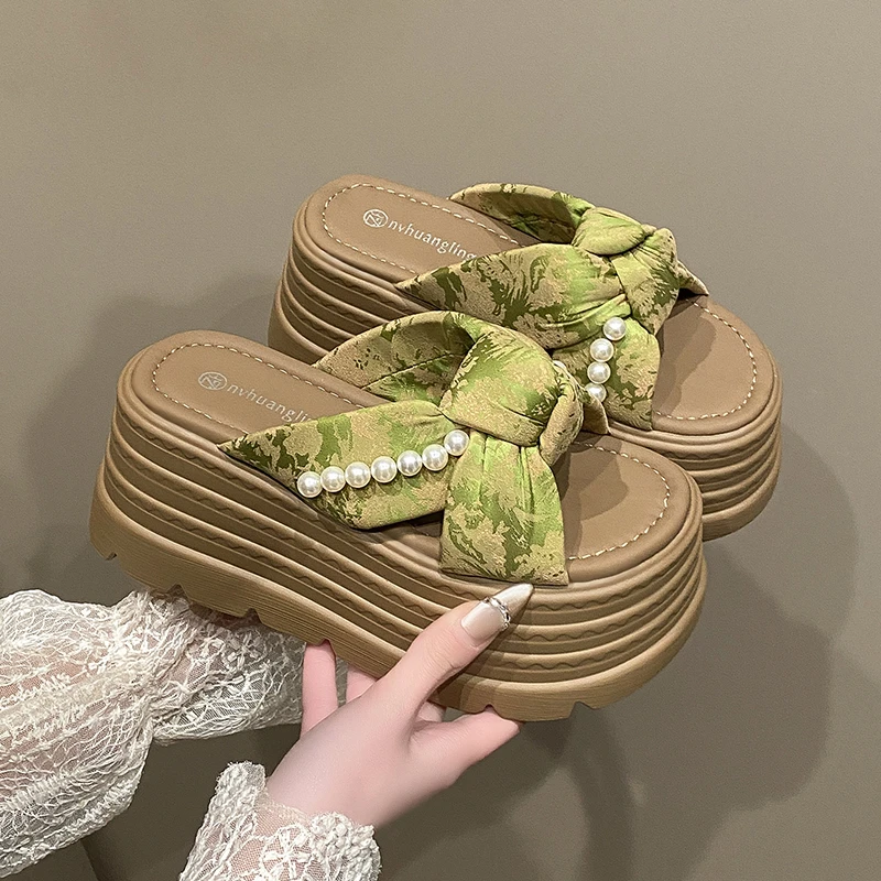 厚底拖鞋外穿高级感女夏2025新款超火8cm增高配裙子海边高跟凉拖