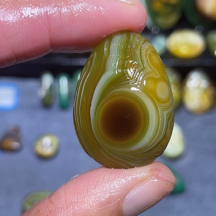 玛瑙/玉髓未镶嵌珠宝奇石