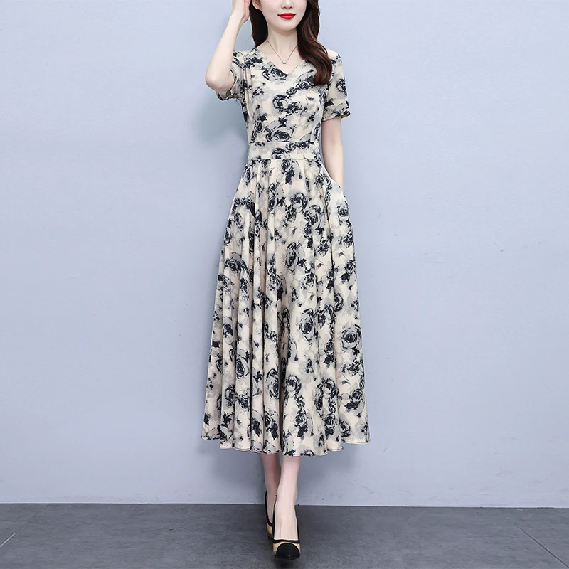 气质法式夏季洋气高档2025年收腰高级感上档次碎花收腰妈妈装长裙