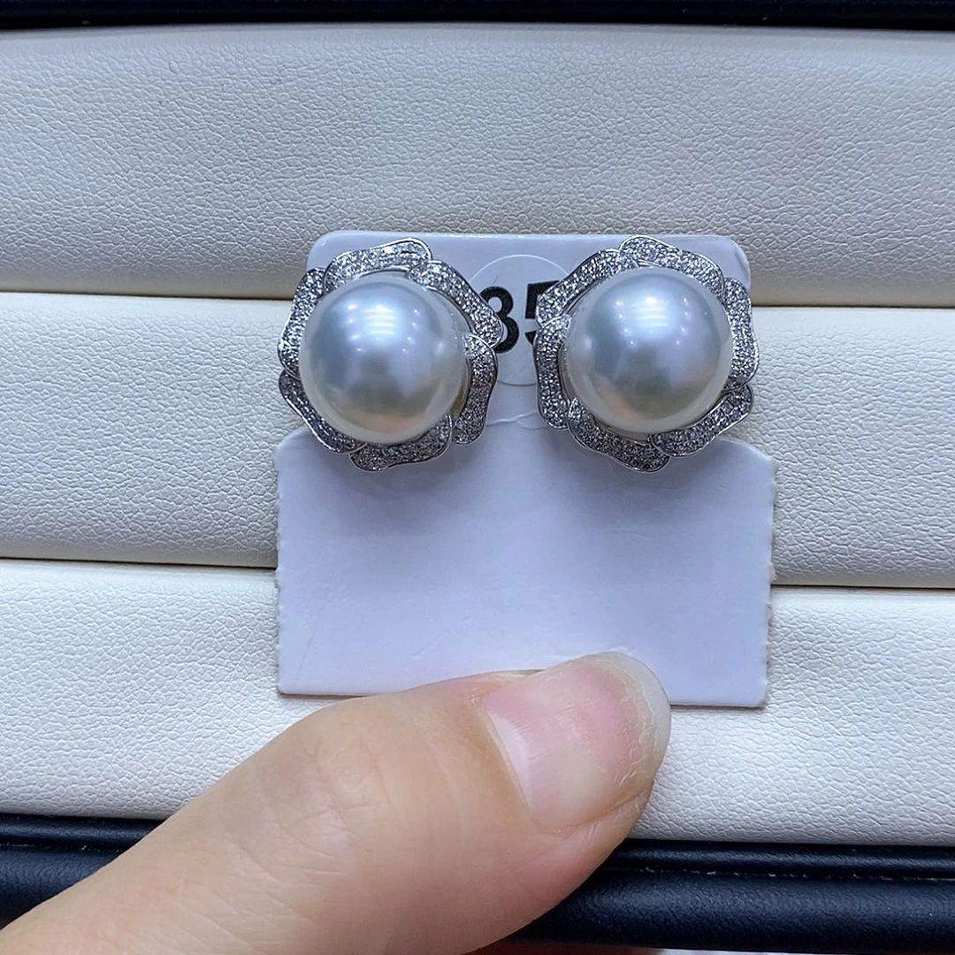 耳饰海水珍珠18K金镶嵌12到13点位澳白